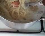 A picture of step 2 of Fried spaghetti.