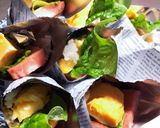 A picture of step 4 of Pork and Egg Onigiri.