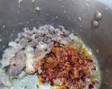 A picture of step 4 of Qeema Pyaz.