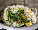 A picture of step 3 of Sweetcorn pulao.