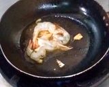 รูปขั้นตอนการทำที่ 3 ของ กุ้งผัดขิง ราดหน้าข้าว