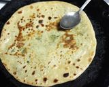 A picture of step 4 of Green Peas Paratha.