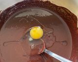A picture of step 2 of Brownies with raspberries.