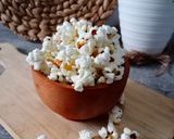 Foto langkah ke 2 dari resep Popcorn.