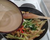 Foto langkah ke 4 dari resep Tumis Tempe Kulit Semangka.