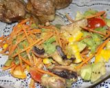 Foto del paso 12 de la receta: Ensalada multicolor con choclo, palta, hongos, etc