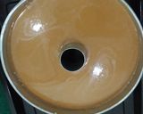 Foto langkah ke 6 dari resep Bolu Sarang Semut (Bolu Karamel).
