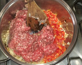 Foto del paso 2 de la receta: Relleno de carne picada para empanadas