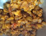A picture of step 3 of Lauki curry (bottle gourd curry).