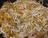 Foto langkah ke 6 dari resep Kwetiau goreng ala mamisha.