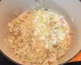 Foto del paso 3 de la receta: Caldereta de rape y cocochas de bacalao