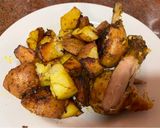 Foto del paso 4 de la receta: Patitas de pollo con papas rústicas al horno