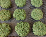 Foto del paso 4 de la receta: Tortitas de amaranto con espinaca y requesón en freidora de aire