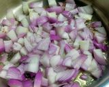 A picture of step 1 of Spring Onion and Potato Subzi.