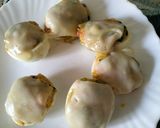 Foto del paso 5 de la receta: Huevos rellenos templados con cobertura de queso gratinado