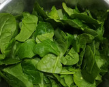Foto del paso 2 de la receta: Revuelto de setas y espinacas