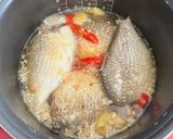 Hình bước làm 3 của món Cá He Kho Rệu