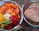 Foto del paso 1 de la receta: Pechuga de pollo al escabeche