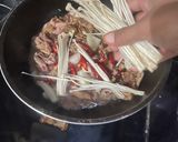 Foto langkah ke 4 dari resep Daging Slice Jamur Enoki.