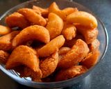 काजू शंकरपाळी (KAJU SHANKARPALI RECIPE IN MARATHI) रेसिपी स्टेप 3 फोटो 