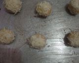 Foto langkah ke 4 dari resep Strawberry Thumbprint Cookies.