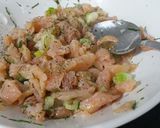 A picture of step 5 of Smoked salmon tartar - celebration starter.
