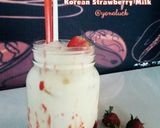 Foto langkah ke 4 dari resep Korean Strawberry Milk.