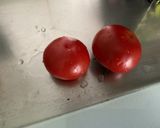 Une image de l'étape 2 de Salade de riz aux deux tomates, concombre et coriandre.