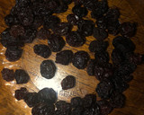 Foto del paso 1 de la receta: Pan integral con pasas de uva😋
