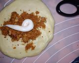 Foto langkah ke 6 dari resep Roti Abon Mayo.