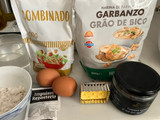 Galletas saladas de harina de garbanzos con semillas y frutos secos