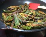 A picture of step 15 of Bharwa Bhindi/Besan Wali Bhindi.