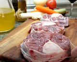 Foto del paso 1 de la receta: Ossobuco de Buey al vino tinto