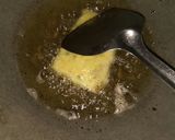 Foto langkah ke 3 dari resep Martabak telur isi tahu bakso.