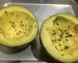 Foto langkah ke 2 dari resep Telur Dalam Alpukat Panggang.