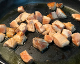 Foto del paso 2 de la receta: Ensalada de espinacas de la huerta española con salmón a la plancha