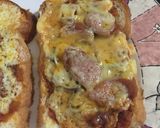 Foto langkah ke 5 dari resep Homemade Bolognese Pizza.