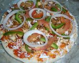 A picture of step 6 of Chicken Tikka Pizza.