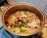 Foto langkah ke 4 dari resep Sop Bakso Ayam Jamur.