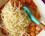 Foto langkah ke 4 dari resep Fettuccine Bolognese Keju Panggang.