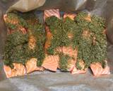 Foto del paso 2 de la receta Salmón con pesto y almendras