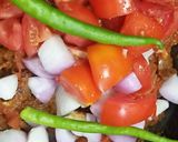 A picture of step 8 of Bhindi 2 pyaja.