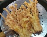 Foto langkah ke 5 dari resep Jamur Enoki Crispy ☆Minggu 34☆.