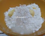 Foto langkah ke 1 dari resep Mini Tuna Corn Pizza.