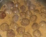 A picture of step 4 of Lean mince /meat balls.