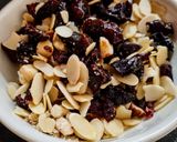 Foto del paso 1 de la receta: PAN DE AVENA integral y Frutos Secos...🥜🍇🍒..!