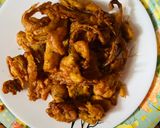 A picture of step 3 of Onion pakora (Monsoon special).
