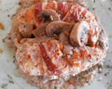 Foto del paso 10 de la receta: Solomillos de pollo albardados en salsa de champiñones
