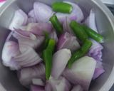 A picture of step 1 of Chicken shahi white korma.
