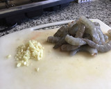 Foto del paso 1 de la receta: Merluza en salsa de langostinos